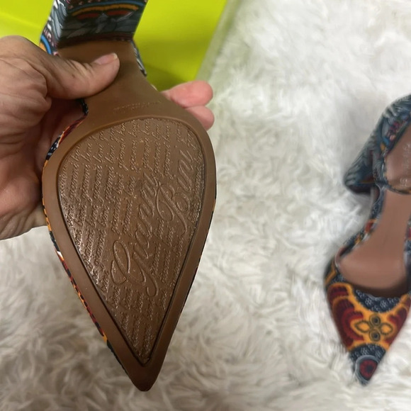 Gianni Bini 6.5 Bronlynn Ankle Strap Chunky Heel Jewel Tones Folk Art Design New - Picture 8 of 10